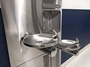 Drinking fountain and water station