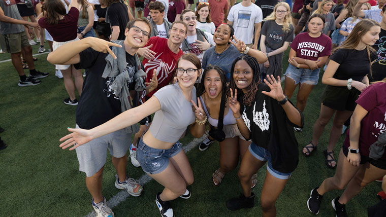A group of Missouri State students at welcome weekend