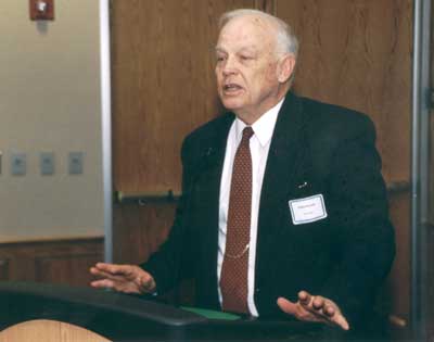 President Keiser making comments at the 2003 Excellence in Advising Awards reception