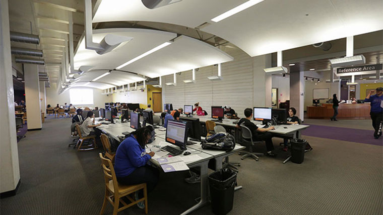 Students use the computer lab in the Meyer Library.
