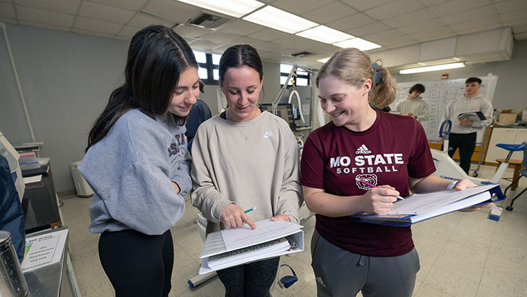 Students collaborating at Missouri State University