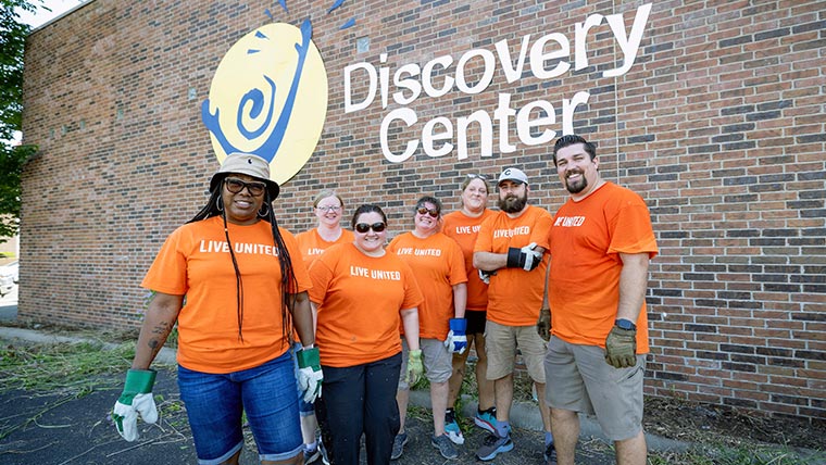 Missouri State United Way volunteers group photo at the Discovery Center.