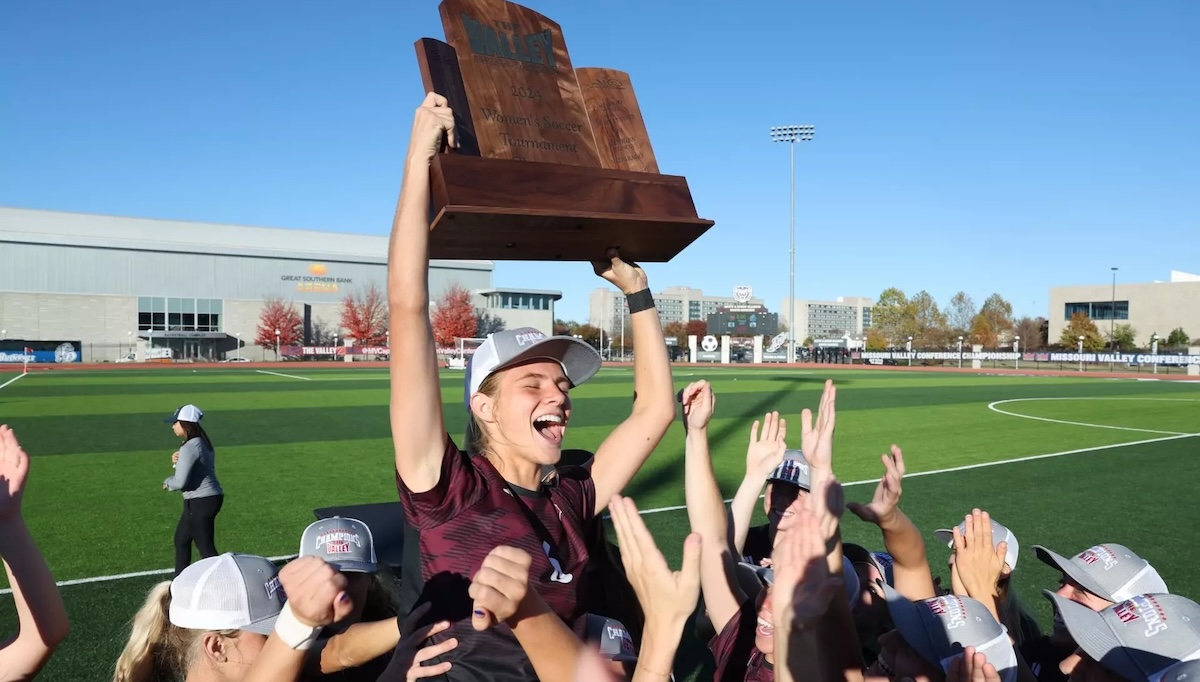 Women’s Soccer Wins MVC Tournament